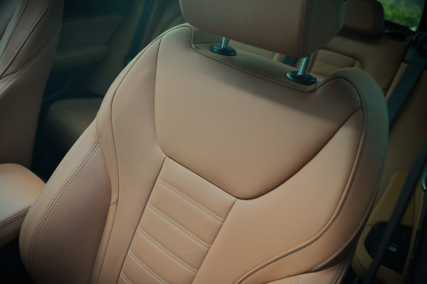 BMW iX3 High Executive 80 kWh | Panoramadak | Keyless | Stoelverwarming | Harman Kardon | Memory Seat | Head-Up Display | 360 Camera | Adaptief Onderstel | Trekhaak | Adaptive LED | Elektrische Stoelen | Apple Carplay | N BMW iX3 High Executive 80 kWh | Panoramadak | Keyless | Stoelverwarming | Harman Kardon | Memory Seat | Head-Up Display | 360 Camera | Adaptief Onderstel | Trekhaak | Adaptive LED | Elektrische Stoelen | Apple Carplay | N