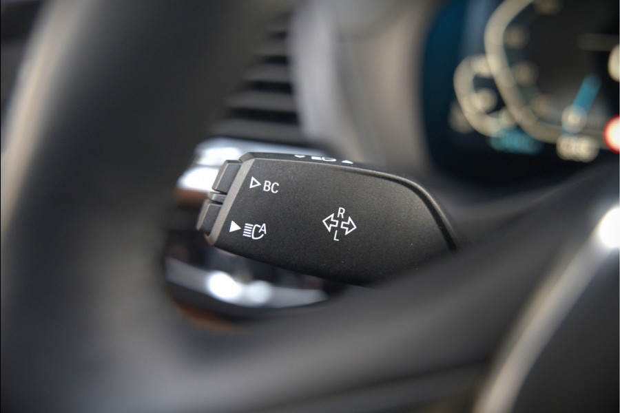 BMW iX3 High Executive 80 kWh | Panoramadak | Keyless | Stoelverwarming | Harman Kardon | Memory Seat | Head-Up Display | 360 Camera | Adaptief Onderstel | Trekhaak | Adaptive LED | Elektrische Stoelen | Apple Carplay | N BMW iX3 High Executive 80 kWh | Panoramadak | Keyless | Stoelverwarming | Harman Kardon | Memory Seat | Head-Up Display | 360 Camera | Adaptief Onderstel | Trekhaak | Adaptive LED | Elektrische Stoelen | Apple Carplay | N