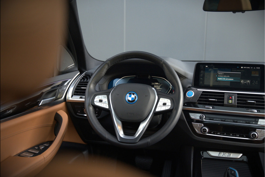 BMW iX3 High Executive 80 kWh | Panoramadak | Keyless | Stoelverwarming | Harman Kardon | Memory Seat | Head-Up Display | 360 Camera | Adaptief Onderstel | Trekhaak | Adaptive LED | Elektrische Stoelen | Apple Carplay | N BMW iX3 High Executive 80 kWh | Panoramadak | Keyless | Stoelverwarming | Harman Kardon | Memory Seat | Head-Up Display | 360 Camera | Adaptief Onderstel | Trekhaak | Adaptive LED | Elektrische Stoelen | Apple Carplay | N