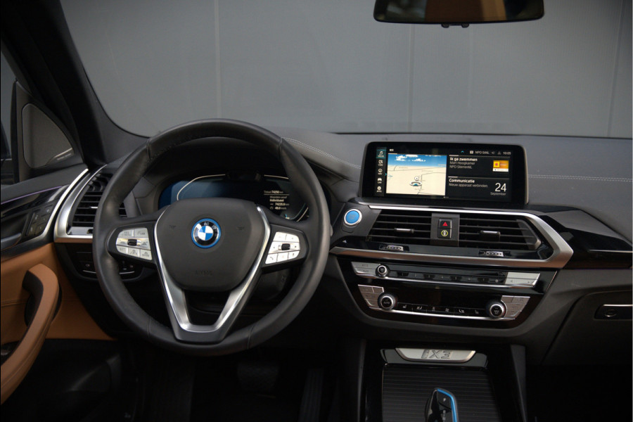 BMW iX3 High Executive 80 kWh | Panoramadak | Keyless | Stoelverwarming | Harman Kardon | Memory Seat | Head-Up Display | 360 Camera | Adaptief Onderstel | Trekhaak | Adaptive LED | Elektrische Stoelen | Apple Carplay | N BMW iX3 High Executive 80 kWh | Panoramadak | Keyless | Stoelverwarming | Harman Kardon | Memory Seat | Head-Up Display | 360 Camera | Adaptief Onderstel | Trekhaak | Adaptive LED | Elektrische Stoelen | Apple Carplay | N