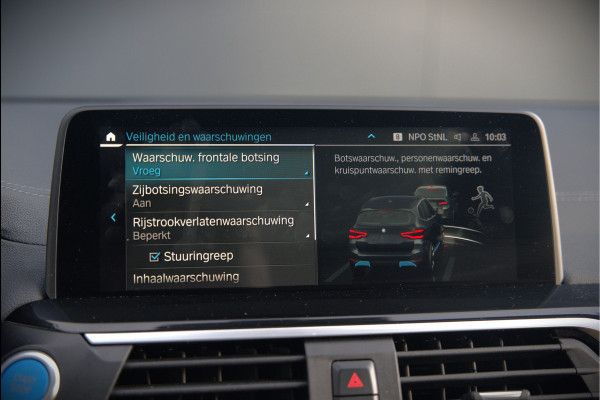 BMW iX3 High Executive 80 kWh | Panoramadak | Keyless | Stoelverwarming | Harman Kardon | Memory Seat | Head-Up Display | 360 Camera | Adaptief Onderstel | Trekhaak | Adaptive LED | Elektrische Stoelen | Apple Carplay | N BMW iX3 High Executive 80 kWh | Panoramadak | Keyless | Stoelverwarming | Harman Kardon | Memory Seat | Head-Up Display | 360 Camera | Adaptief Onderstel | Trekhaak | Adaptive LED | Elektrische Stoelen | Apple Carplay | N