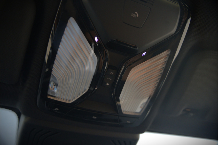 BMW iX3 High Executive 80 kWh | Panoramadak | Keyless | Stoelverwarming | Harman Kardon | Memory Seat | Head-Up Display | 360 Camera | Adaptief Onderstel | Trekhaak | Adaptive LED | Elektrische Stoelen | Apple Carplay | N BMW iX3 High Executive 80 kWh | Panoramadak | Keyless | Stoelverwarming | Harman Kardon | Memory Seat | Head-Up Display | 360 Camera | Adaptief Onderstel | Trekhaak | Adaptive LED | Elektrische Stoelen | Apple Carplay | N