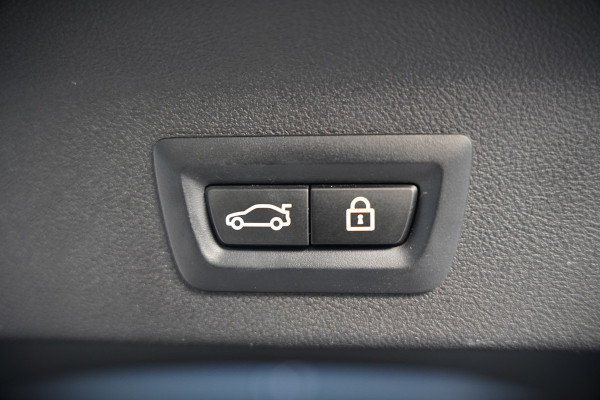 BMW iX3 High Executive 80 kWh | Panoramadak | Keyless | Stoelverwarming | Harman Kardon | Memory Seat | Head-Up Display | 360 Camera | Adaptief Onderstel | Trekhaak | Adaptive LED | Elektrische Stoelen | Apple Carplay | N BMW iX3 High Executive 80 kWh | Panoramadak | Keyless | Stoelverwarming | Harman Kardon | Memory Seat | Head-Up Display | 360 Camera | Adaptief Onderstel | Trekhaak | Adaptive LED | Elektrische Stoelen | Apple Carplay | N