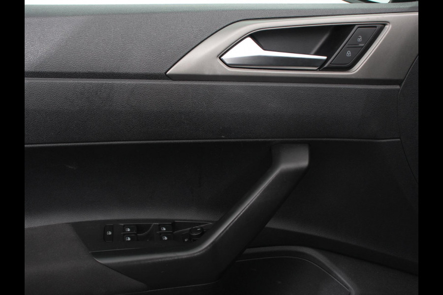 Volkswagen Polo 1.0 TSI DSG Comfortline | Navigatie | App Connect / Apple Carplay / Android Auto | Climate Control | Stoelverwarming | Extra Getint glas Volkswagen Polo 1.0 TSI DSG Comfortline | Navigatie | App Connect / Apple Carplay / Android Auto | Climate Control | Stoelverwarming | Extra Getint glas