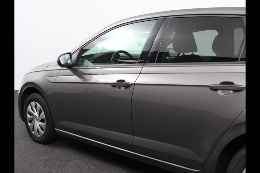 Volkswagen Polo 1.0 TSI DSG Comfortline | Navigatie | App Connect / Apple Carplay / Android Auto | Climate Control | Stoelverwarming | Extra Getint glas Volkswagen Polo 1.0 TSI DSG Comfortline | Navigatie | App Connect / Apple Carplay / Android Auto | Climate Control | Stoelverwarming | Extra Getint glas