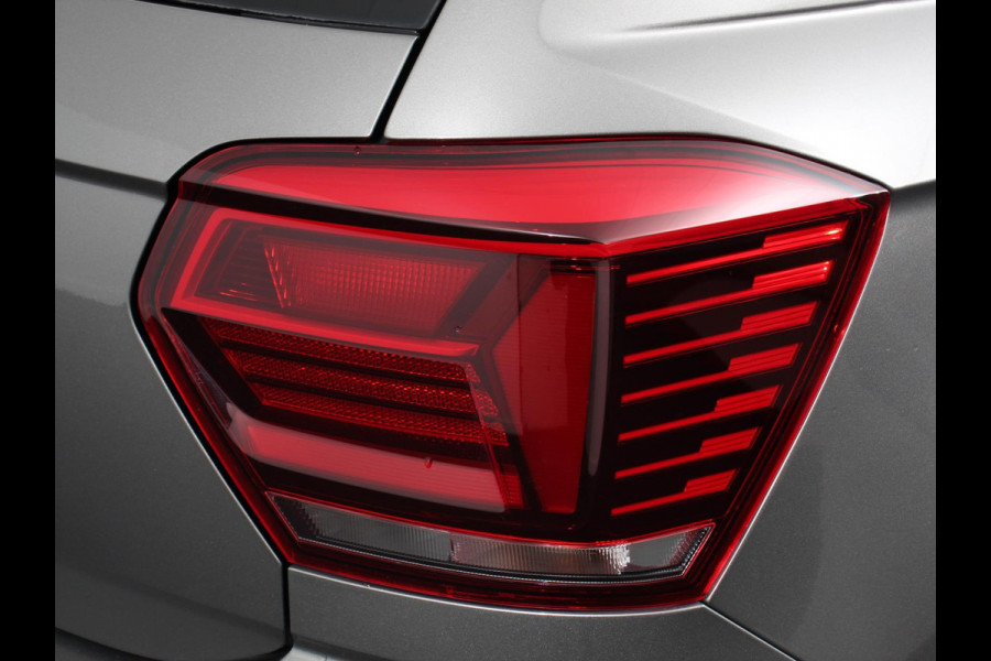 Volkswagen Polo 1.0 TSI DSG Comfortline | Navigatie | App Connect / Apple Carplay / Android Auto | Climate Control | Stoelverwarming | Extra Getint glas Volkswagen Polo 1.0 TSI DSG Comfortline | Navigatie | App Connect / Apple Carplay / Android Auto | Climate Control | Stoelverwarming | Extra Getint glas