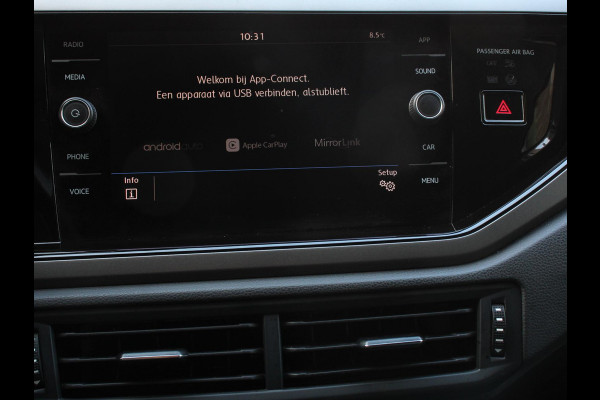 Volkswagen Polo 1.0 TSI DSG Comfortline | Navigatie | App Connect / Apple Carplay / Android Auto | Climate Control | Stoelverwarming | Extra Getint glas Volkswagen Polo 1.0 TSI DSG Comfortline | Navigatie | App Connect / Apple Carplay / Android Auto | Climate Control | Stoelverwarming | Extra Getint glas