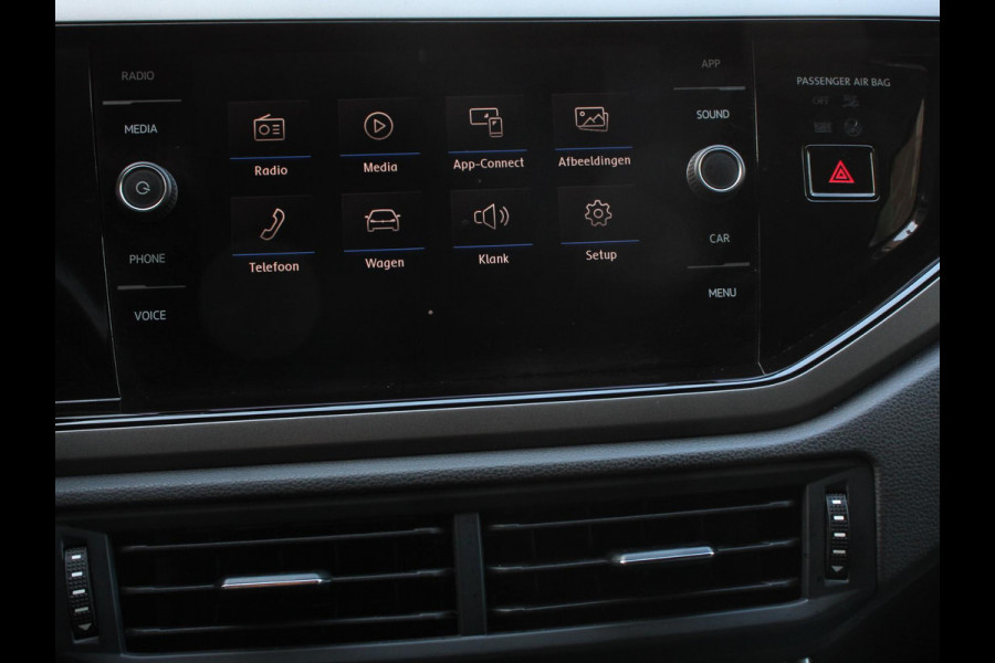 Volkswagen Polo 1.0 TSI DSG Comfortline | Navigatie | App Connect / Apple Carplay / Android Auto | Climate Control | Stoelverwarming | Extra Getint glas Volkswagen Polo 1.0 TSI DSG Comfortline | Navigatie | App Connect / Apple Carplay / Android Auto | Climate Control | Stoelverwarming | Extra Getint glas