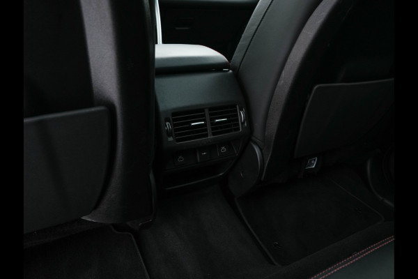 Land Rover Discovery Sport P300e 1.5 R-Dynamic Sportpack HSE AWD (INCL-BTW) *PANO | LUXURY-LEATHER | MERIDIAN-AUDIO | FULL-LED | MEMORY-PACK | DIGI-COCKPIT | NAVI-FULLMAP | CAMERA | KEYLESS | PRIVACY-GLASS | DAB | SHIFT-PADDLES | TOWBAR | LANE-ASSIST | 20'