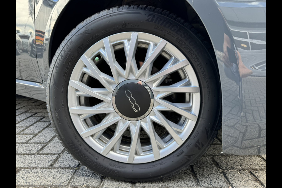 Fiat 500 TwinAir Turbo Lounge | Airco | Navigatie | 15" Lichtmetalen Velgen Fiat 500 TwinAir Turbo Lounge | Airco | Navigatie | 15" Lichtmetalen Velgen
