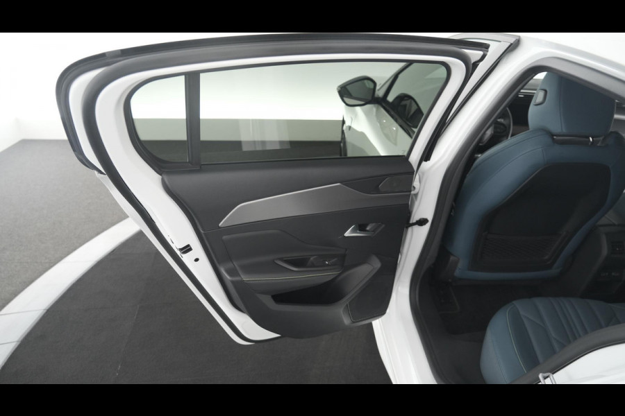 Peugeot 308 PureTech 130 GT Pack Business | Camera | Dodehoekdetectie | Apple Carplay Peugeot 308 PureTech 130 GT Pack Business | Camera | Dodehoekdetectie | Apple Carplay