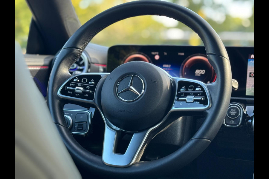 Mercedes-Benz CLA-Klasse 180 Luxury Line, widescreen, 1/2 leder, achteruitrijcamera, dealer onderhouden, nl auto met nap