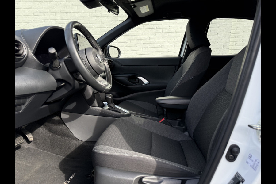 Toyota Yaris Cross 1.5 Hybrid Team D | CarPlay | Camera | ACC | Keyless | LED | DAB+ | 17 inch