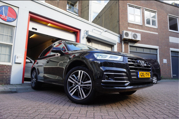 Audi Q5 55 TFSI e quattro Competition Aut7 | Black on Black | B&O | S-line | Virtual Cockpit | Adaptive cruise | Sfeerverlichting | Trekhaak |