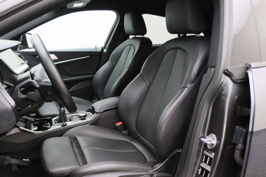 BMW 2 Serie Gran Coupé 218i High Executive Leer, HiFi Sound System, Camera, Cruise, Apple Carplay, DAB, Trekhaak, 19''