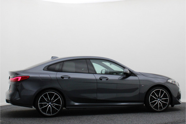 BMW 2 Serie Gran Coupé 218i High Executive Leer, HiFi Sound System, Camera, Cruise, Apple Carplay, DAB, Trekhaak, 19''