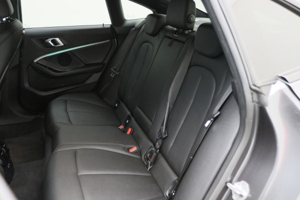 BMW 2 Serie Gran Coupé 218i High Executive Leer, HiFi Sound System, Camera, Cruise, Apple Carplay, DAB, Trekhaak, 19''