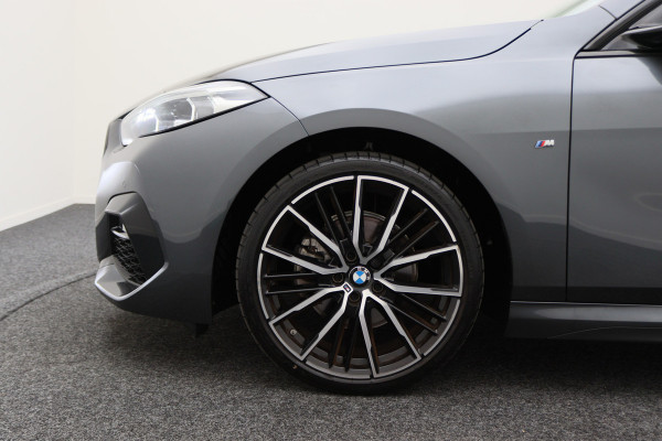 BMW 2 Serie Gran Coupé 218i High Executive Leer, HiFi Sound System, Camera, Cruise, Apple Carplay, DAB, Trekhaak, 19''