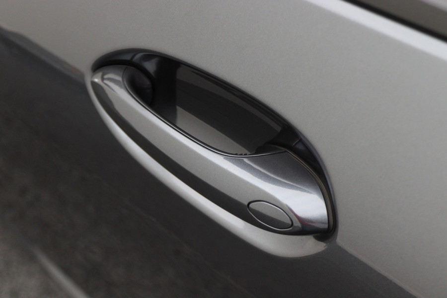 BMW 2 Serie Gran Coupé 218i High Executive Leer, HiFi Sound System, Camera, Cruise, Apple Carplay, DAB, Trekhaak, 19''