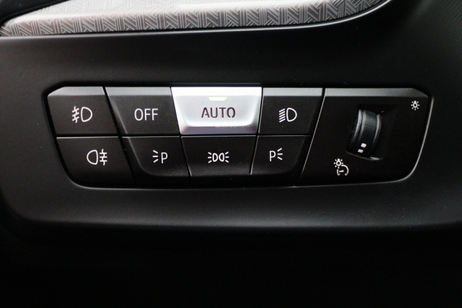 BMW 2 Serie Gran Coupé 218i High Executive Leer, HiFi Sound System, Camera, Cruise, Apple Carplay, DAB, Trekhaak, 19''