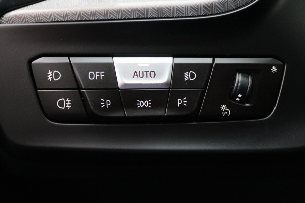 BMW 2 Serie Gran Coupé 218i High Executive Leer, HiFi Sound System, Camera, Cruise, Apple Carplay, DAB, Trekhaak, 19''