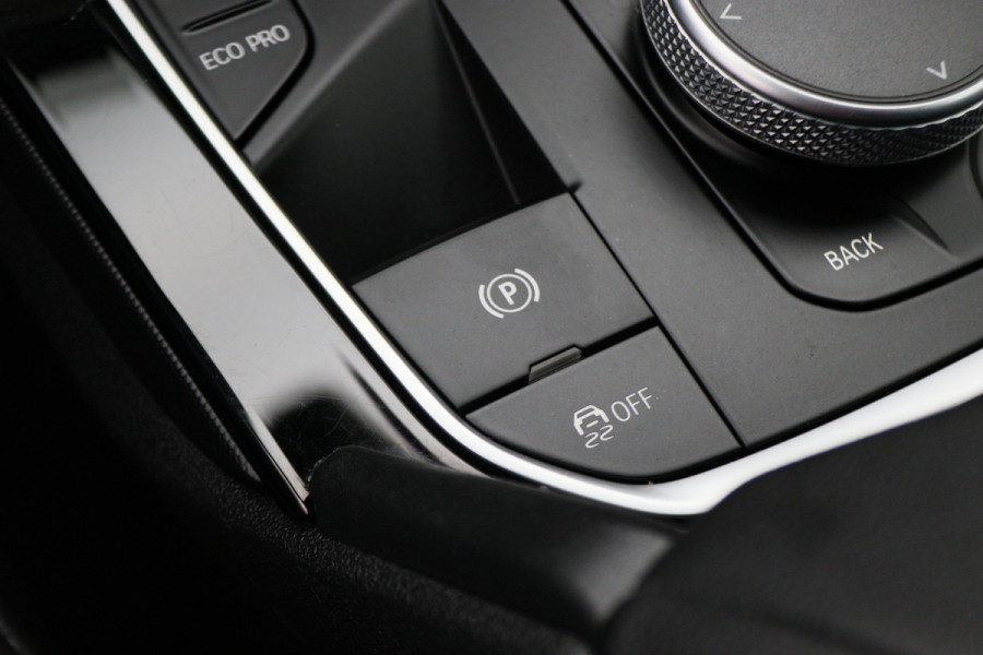 BMW 2 Serie Gran Coupé 218i High Executive Leer, HiFi Sound System, Camera, Cruise, Apple Carplay, DAB, Trekhaak, 19''