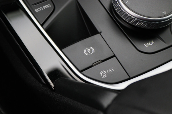 BMW 2 Serie Gran Coupé 218i High Executive Leer, HiFi Sound System, Camera, Cruise, Apple Carplay, DAB, Trekhaak, 19''