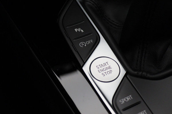 BMW 2 Serie Gran Coupé 218i High Executive Leer, HiFi Sound System, Camera, Cruise, Apple Carplay, DAB, Trekhaak, 19''