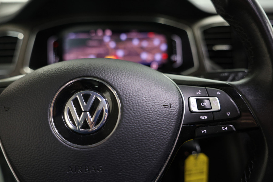 Volkswagen T-Roc 1.0 TSI R-Line CLIMA VIRTUAL PDC CARPLAY CAMERA PANO LANE+FRONT Ass. '19