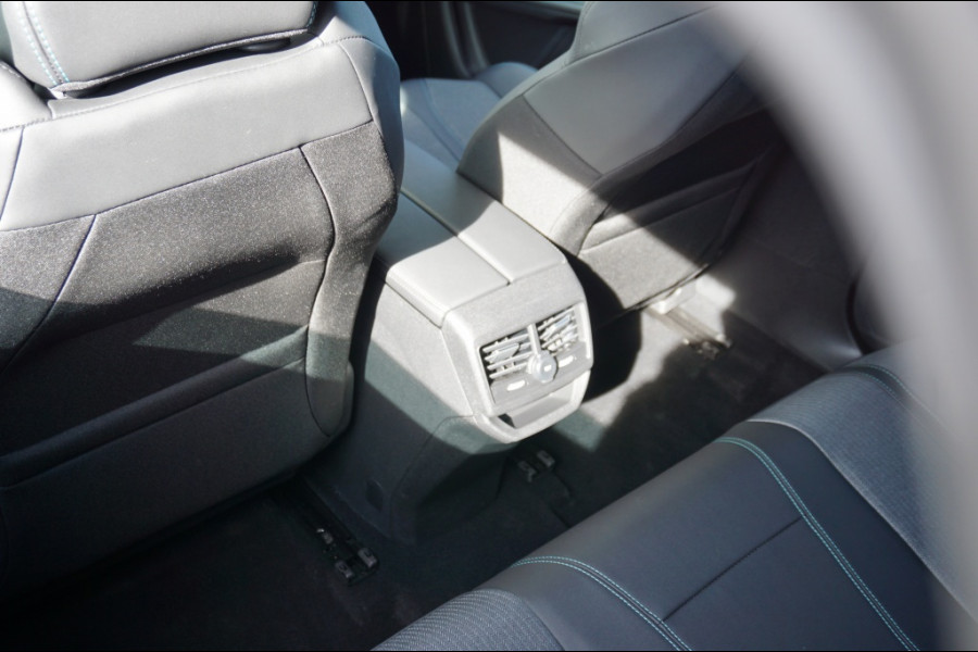 Peugeot 3008 195PK PHEV Allure ADAPTIVE | CAMERA | DODEHOEK | KEYLESS!