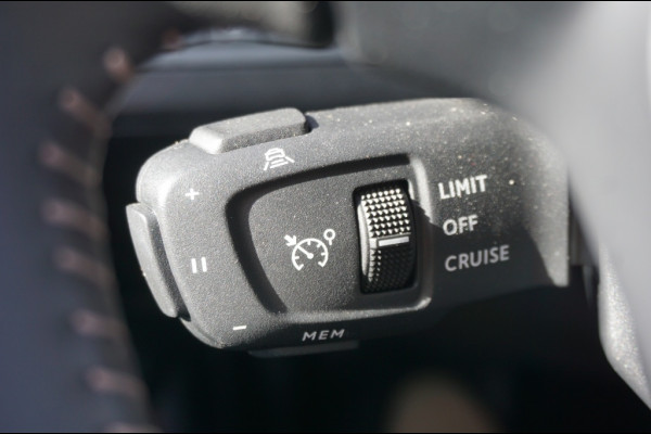 Peugeot 3008 195PK PHEV Allure ADAPTIVE | CAMERA | DODEHOEK | KEYLESS!