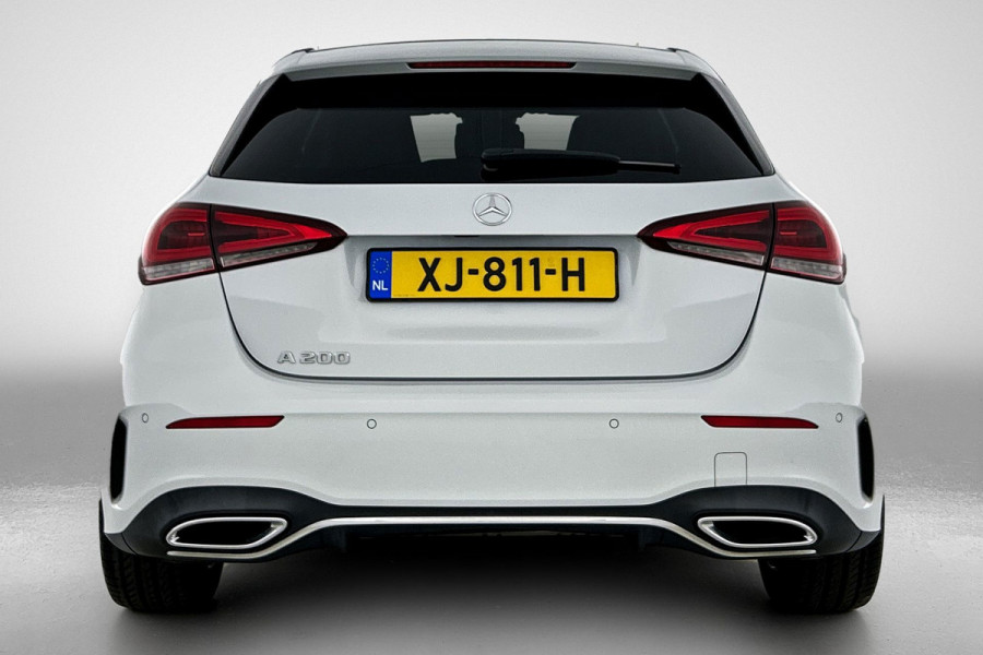 Mercedes-Benz A-Klasse 200 Business Solution AMG(NL-auto, Dealer onderhoud, Trekhaak, Navi, Camera, StoelV, Etc) Mercedes-Benz A-Klasse 200 Business Solution AMG(NL-auto, Dealer onderhoud, Trekhaak, Navi, Camera, StoelV, Etc)