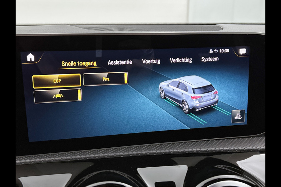 Mercedes-Benz A-Klasse 200 Business Solution AMG(NL-auto, Dealer onderhoud, Trekhaak, Navi, Camera, StoelV, Etc) Mercedes-Benz A-Klasse 200 Business Solution AMG(NL-auto, Dealer onderhoud, Trekhaak, Navi, Camera, StoelV, Etc)