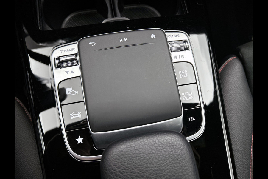 Mercedes-Benz A-Klasse 200 Business Solution AMG(NL-auto, Dealer onderhoud, Trekhaak, Navi, Camera, StoelV, Etc) Mercedes-Benz A-Klasse 200 Business Solution AMG(NL-auto, Dealer onderhoud, Trekhaak, Navi, Camera, StoelV, Etc)