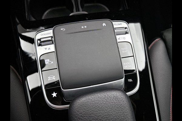 Mercedes-Benz A-Klasse 200 Business Solution AMG(NL-auto, Dealer onderhoud, Trekhaak, Navi, Camera, StoelV, Etc) Mercedes-Benz A-Klasse 200 Business Solution AMG(NL-auto, Dealer onderhoud, Trekhaak, Navi, Camera, StoelV, Etc)