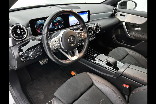 Mercedes-Benz A-Klasse 200 Business Solution AMG(NL-auto, Dealer onderhoud, Trekhaak, Navi, Camera, StoelV, Etc) Mercedes-Benz A-Klasse 200 Business Solution AMG(NL-auto, Dealer onderhoud, Trekhaak, Navi, Camera, StoelV, Etc)