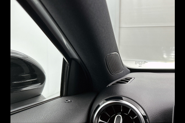 Mercedes-Benz A-Klasse 200 Business Solution AMG(NL-auto, Dealer onderhoud, Trekhaak, Navi, Camera, StoelV, Etc) Mercedes-Benz A-Klasse 200 Business Solution AMG(NL-auto, Dealer onderhoud, Trekhaak, Navi, Camera, StoelV, Etc)