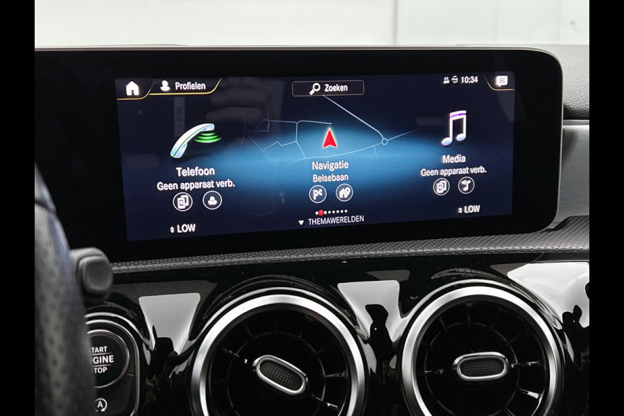 Mercedes-Benz A-Klasse 200 Business Solution AMG(NL-auto, Dealer onderhoud, Trekhaak, Navi, Camera, StoelV, Etc) Mercedes-Benz A-Klasse 200 Business Solution AMG(NL-auto, Dealer onderhoud, Trekhaak, Navi, Camera, StoelV, Etc)