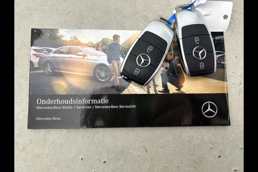 Mercedes-Benz A-Klasse 200 Business Solution AMG(NL-auto, Dealer onderhoud, Trekhaak, Navi, Camera, StoelV, Etc) Mercedes-Benz A-Klasse 200 Business Solution AMG(NL-auto, Dealer onderhoud, Trekhaak, Navi, Camera, StoelV, Etc)