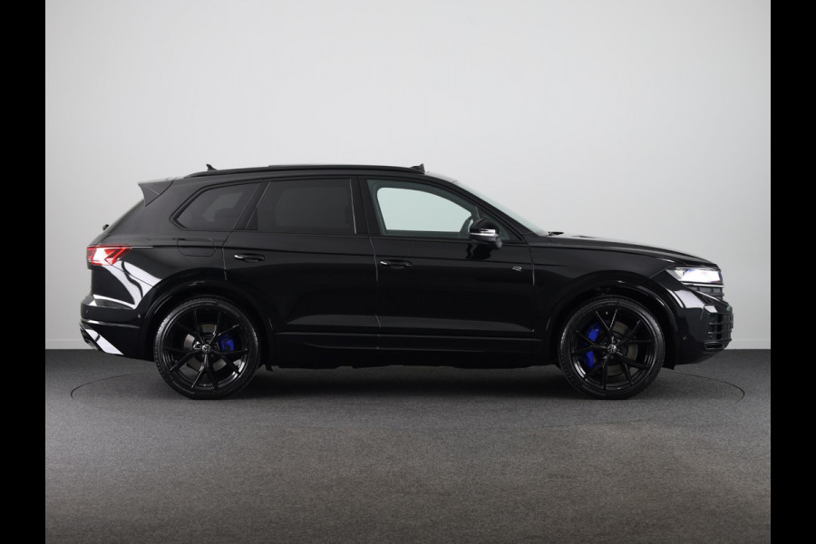 Volkswagen Touareg 3.0 TSi eHybrid 4MOTION R Edition 462PK PHEV| DYNAUDIO | Lederpakket "Puglia" |Luchtvering 22 Inch LM | Trekhaak incl Assistent |