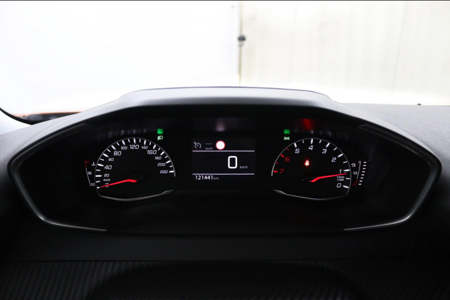 Peugeot 2008 1.2 PureTech Blue*NAVI*CAM*HAAK*ECC*CRUISE*CARPLAY