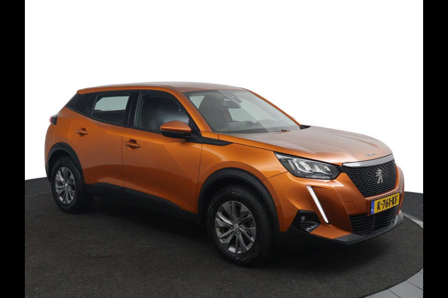 Peugeot 2008 1.2 PureTech Blue*NAVI*CAM*HAAK*ECC*CRUISE*CARPLAY