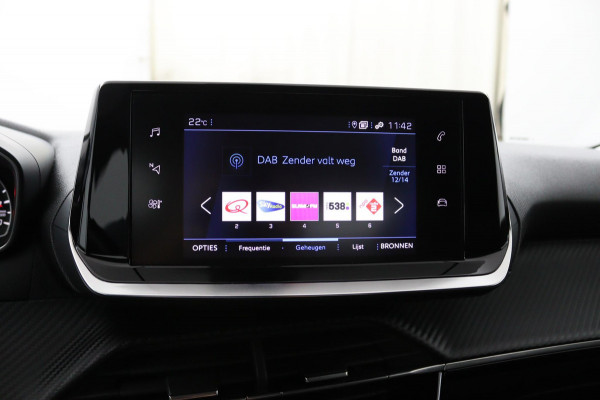 Peugeot 2008 1.2 PureTech Blue*NAVI*CAM*HAAK*ECC*CRUISE*CARPLAY