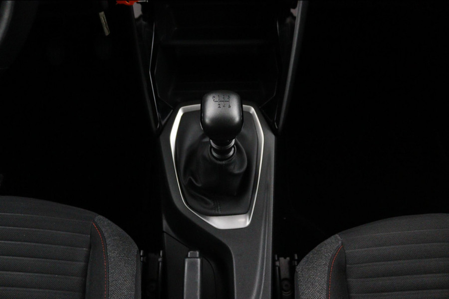 Peugeot 2008 1.2 PureTech Blue*NAVI*CAM*HAAK*ECC*CRUISE*CARPLAY