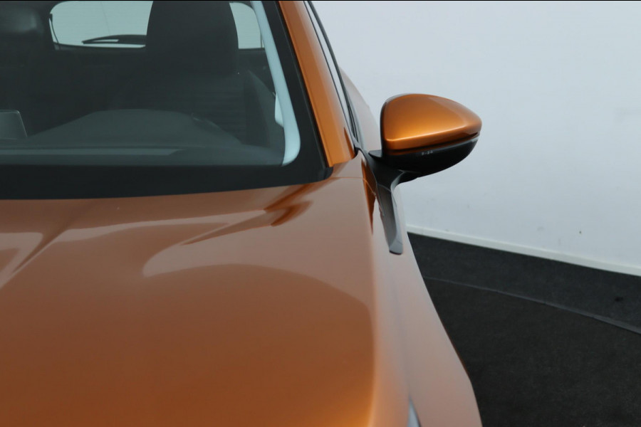 Peugeot 2008 1.2 PureTech Blue*NAVI*CAM*HAAK*ECC*CRUISE*CARPLAY