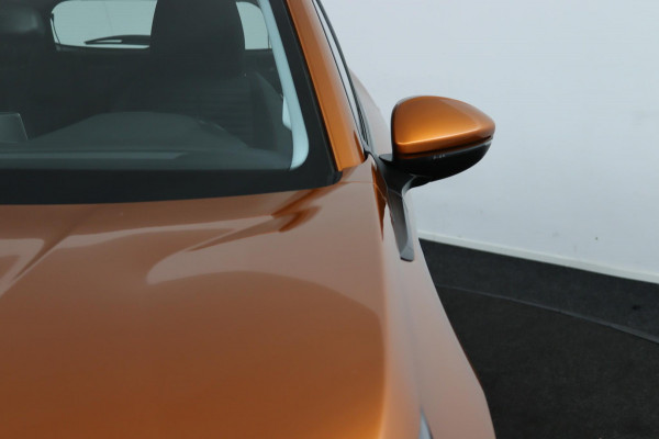 Peugeot 2008 1.2 PureTech Blue*NAVI*CAM*HAAK*ECC*CRUISE*CARPLAY