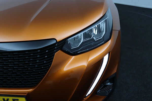 Peugeot 2008 1.2 PureTech Blue*NAVI*CAM*HAAK*ECC*CRUISE*CARPLAY