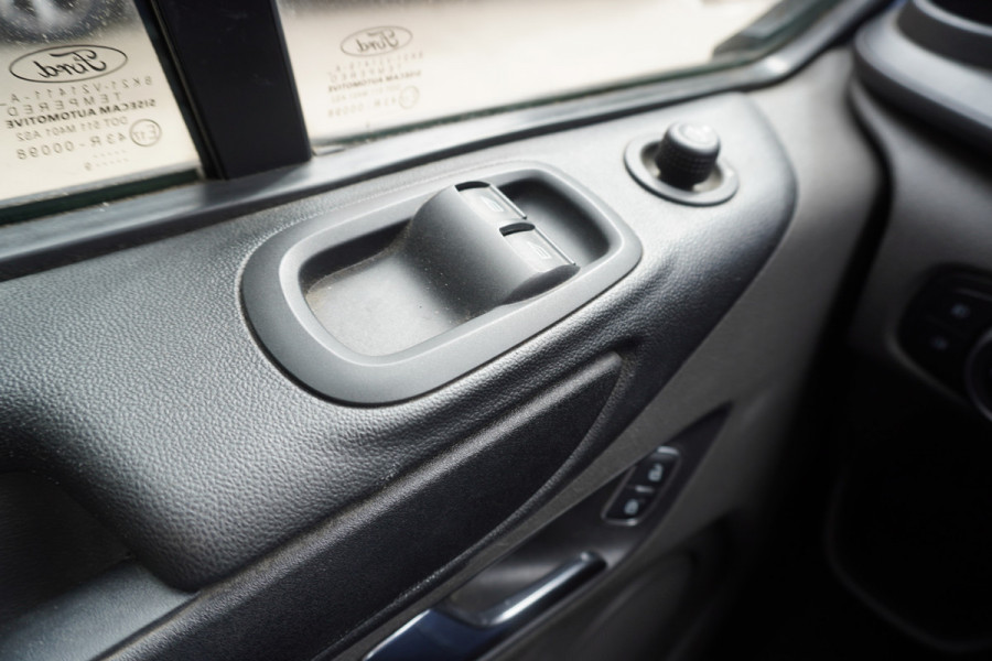 Ford Transit Custom 320 2.0 TDCI 130pk L2H1 Trend nr. V197 | Airco | Cruise | Navi | trekhaak