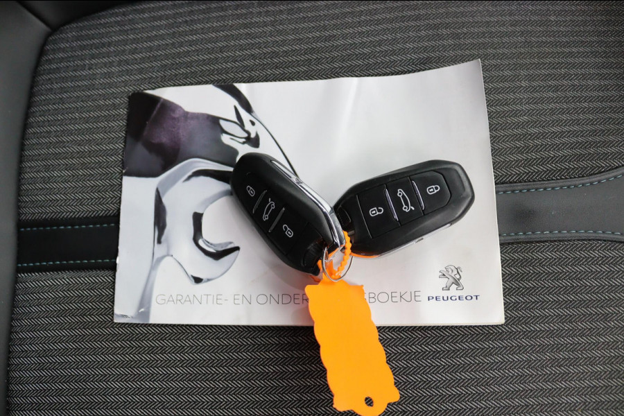 Peugeot 5008 1.2 PureTech*NAVI*CAM*HAAK*CRUISE*ECC*CARPLAY*7PER