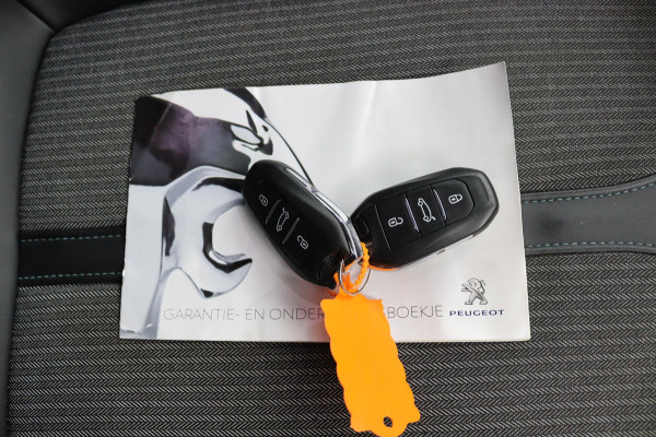 Peugeot 5008 1.2 PureTech*NAVI*CAM*HAAK*CRUISE*ECC*CARPLAY*7PER